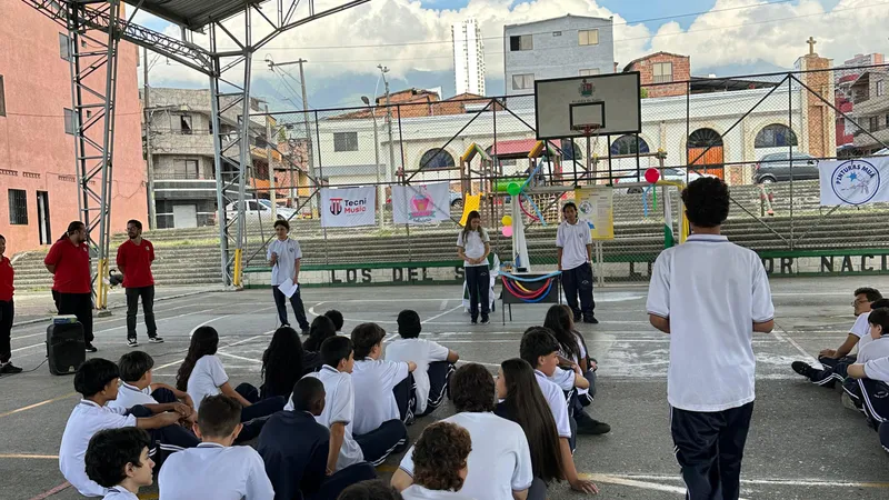 Estudiantes Colegio Jhon Dewey