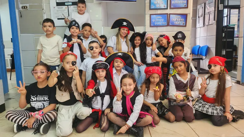 Estudiantes Colegio Jhon Dewey